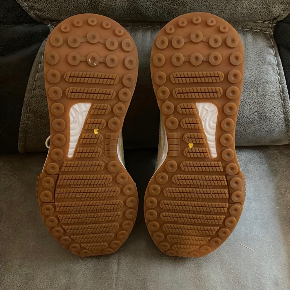 Puma Wild Rider Animal Crossing New Horizons shoes Kids Size 4 - Picture 8 of 8
